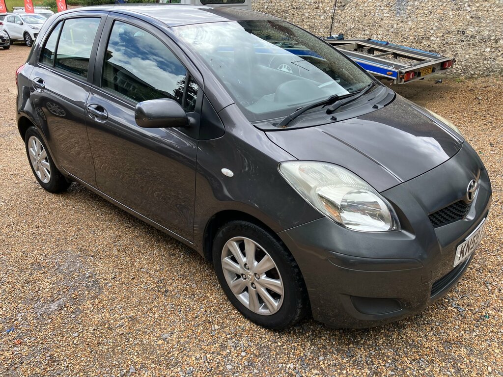 Toyota Yaris 1.33 Vvt-i Tr Grey #1