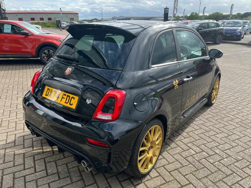 Abarth 695 Manual Black #5