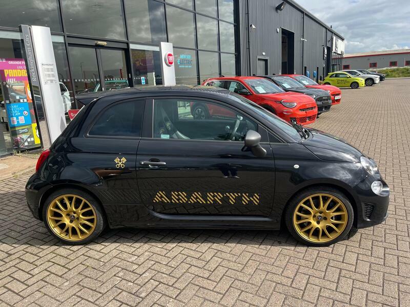 Abarth 695 Manual Black #4