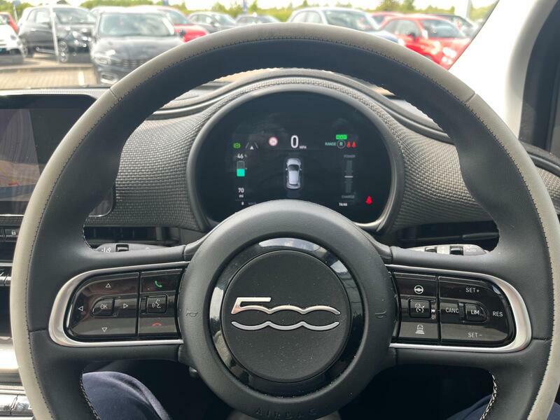 Fiat 500E 42Kwh La Prima #8