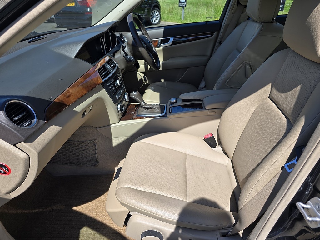 Mercedes-Benz C Class C220 Cdi Blueefficiency Elegance Black #4