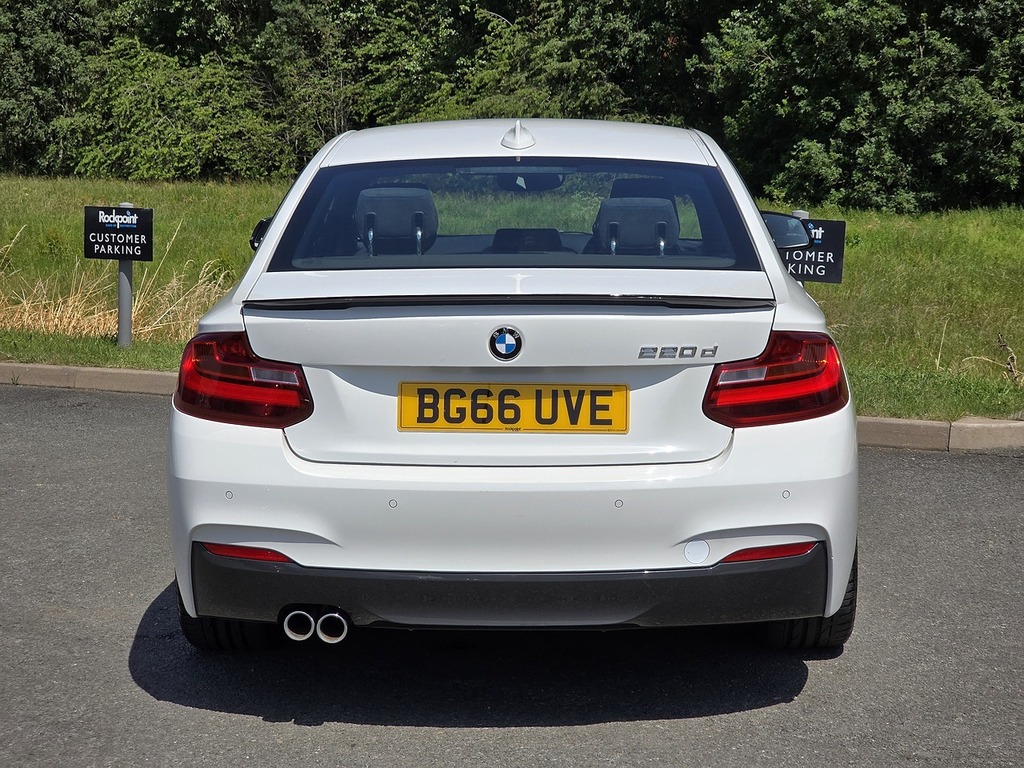 BMW 2 Series Se White #10