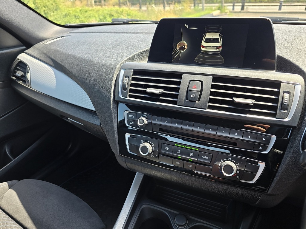 BMW 2 Series Se White #12