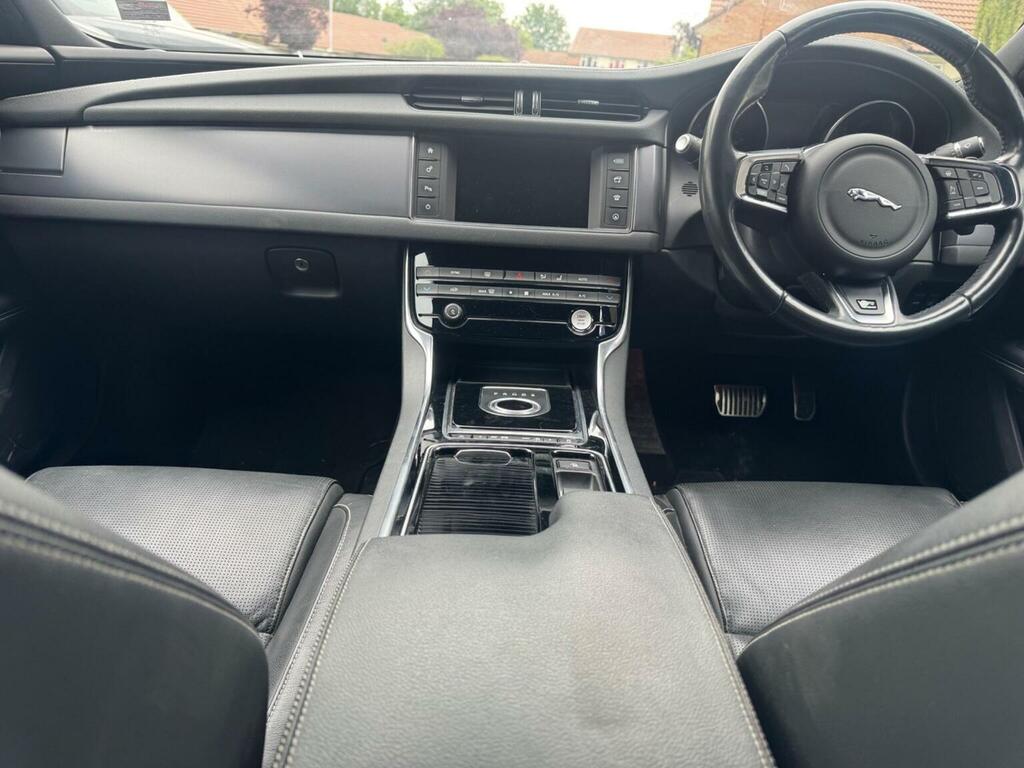 Jaguar XF Xf V6 S D Red #19