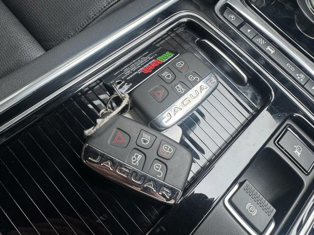Jaguar XF Xf V6 S D Red #20
