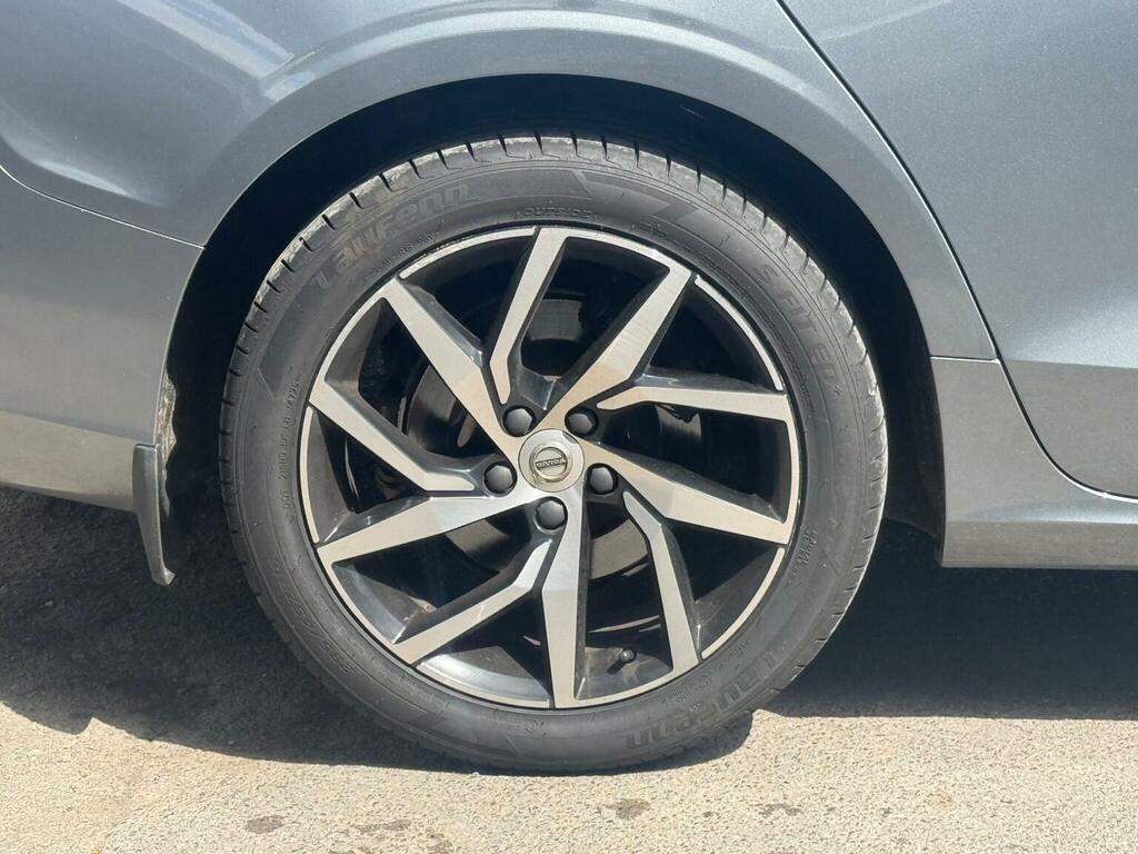 Volvo V60 2.0 T4 Momentum Plus Euro 6 Ss Grey #4