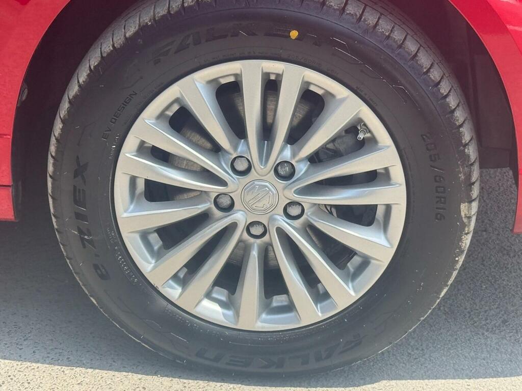MG MG5 Estate Red #5