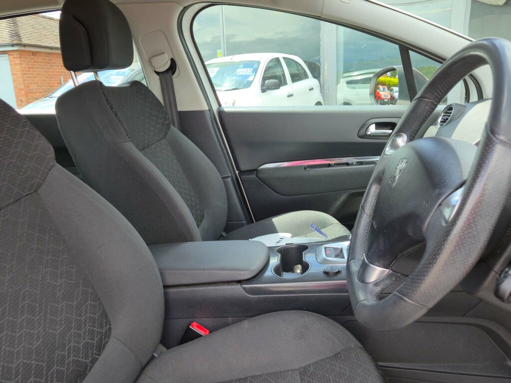 Peugeot 3008 1.2 Puretech Active Blue #21