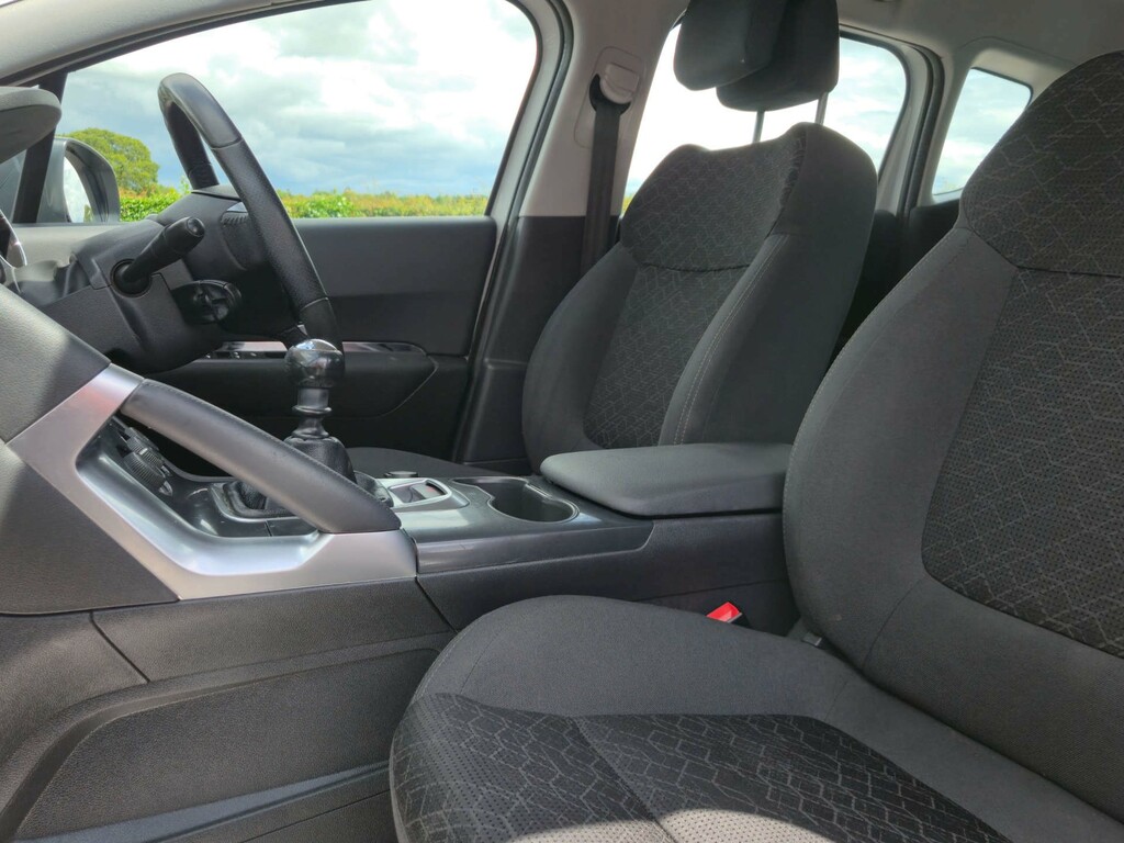 Peugeot 3008 1.2 Puretech Active Blue #32