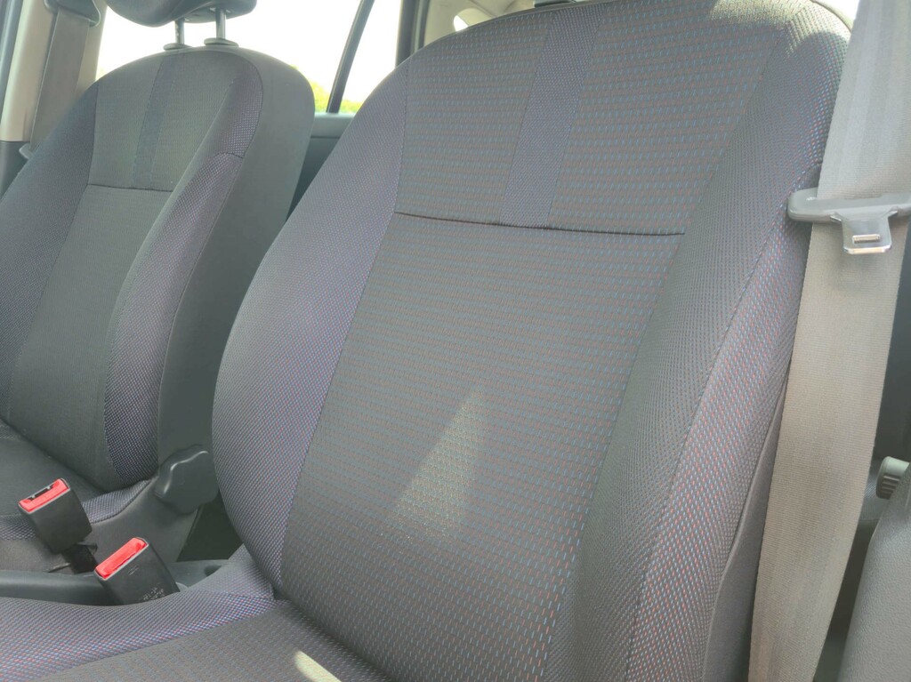 Renault Clio 1.1 Expression 16V 75 Bhp Silver #32