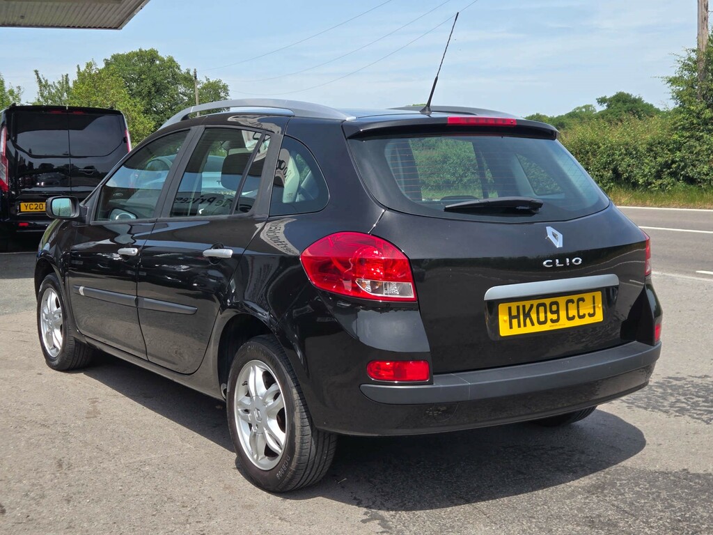 Renault Clio 1.1 Expression 16V 75 Bhp Silver #4