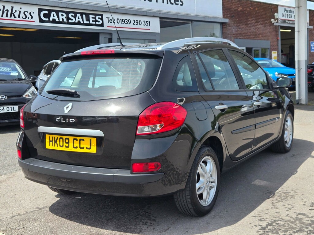 Renault Clio 1.1 Expression 16V 75 Bhp Silver #7