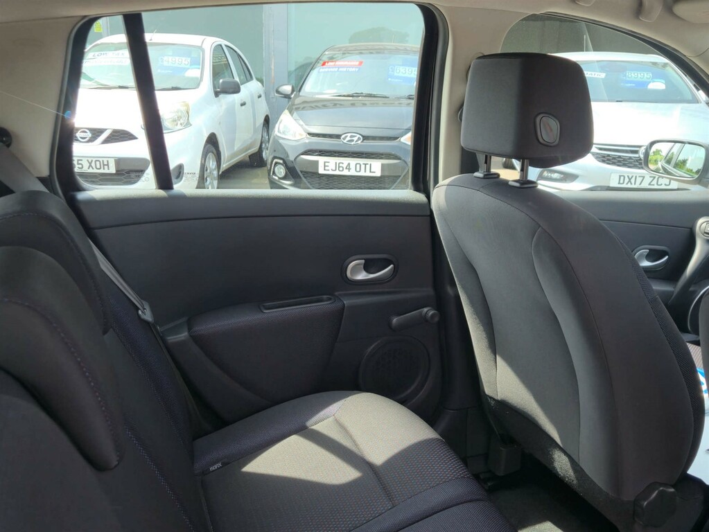 Renault Clio 1.1 Expression 16V 75 Bhp Silver #24