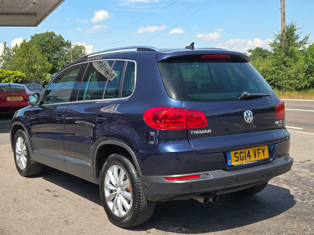Volkswagen Tiguan Suv Black #4