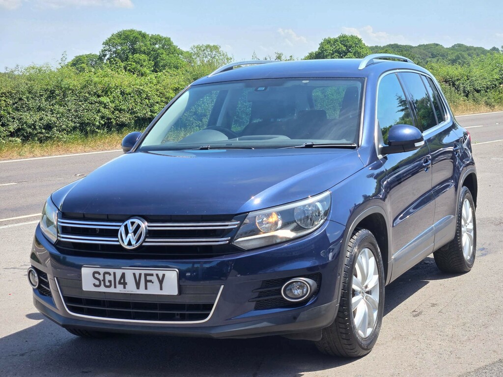 Volkswagen Tiguan Suv Black #2
