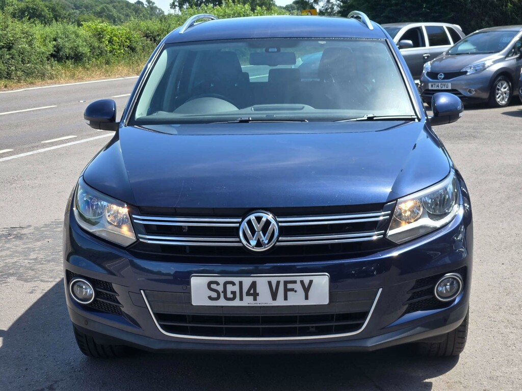 Volkswagen Tiguan Suv Black #9