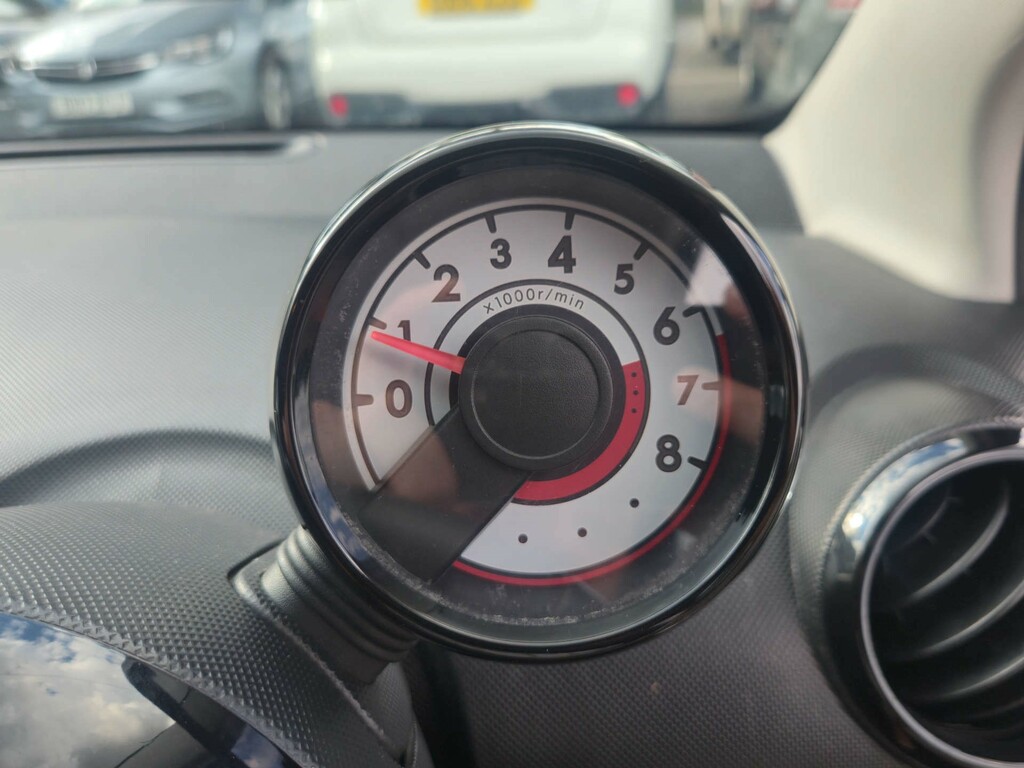 Toyota Aygo 1L X-cite Orange #31
