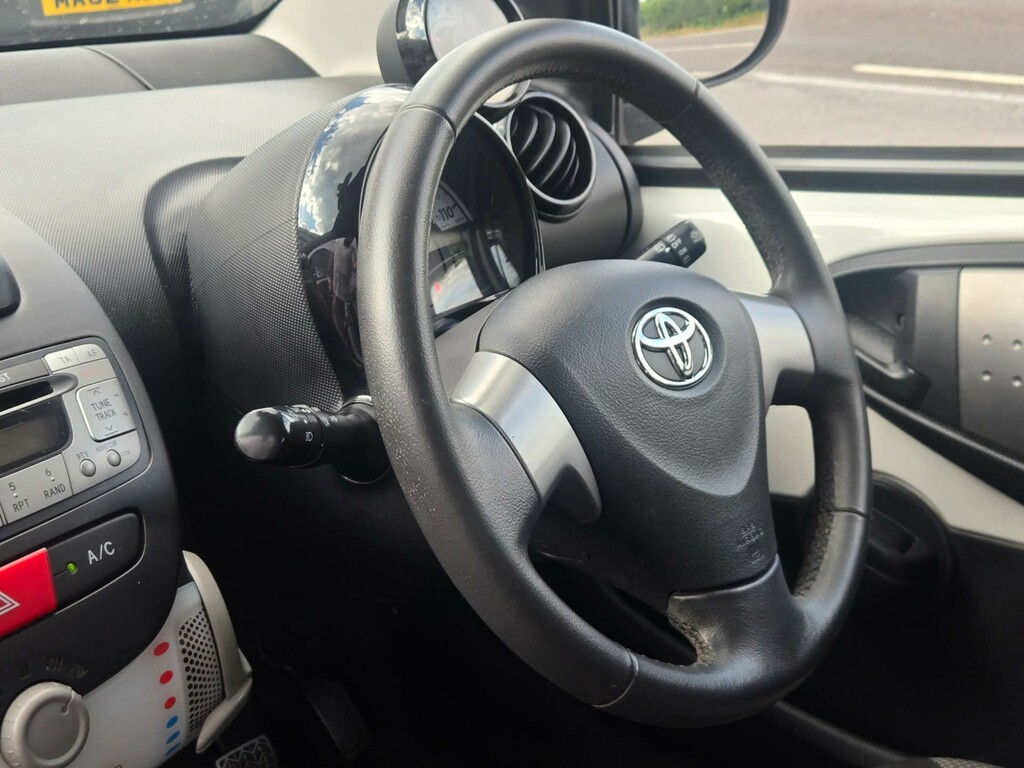 Toyota Aygo 1L X-cite Orange #27
