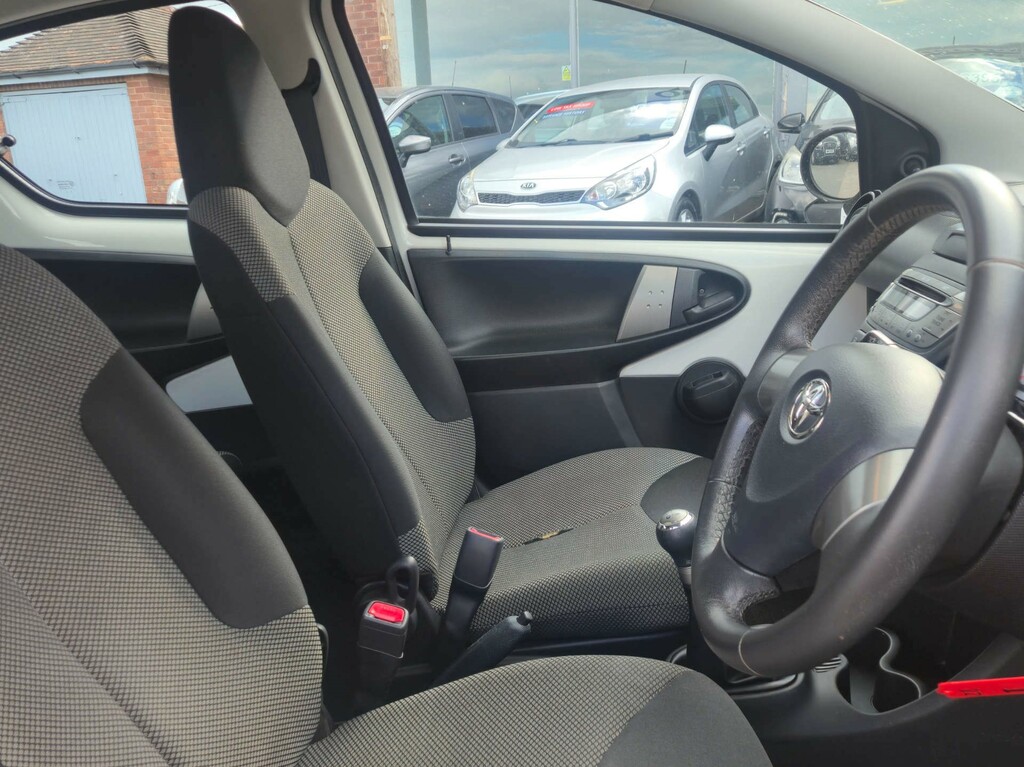 Toyota Aygo 1L X-cite Orange #19