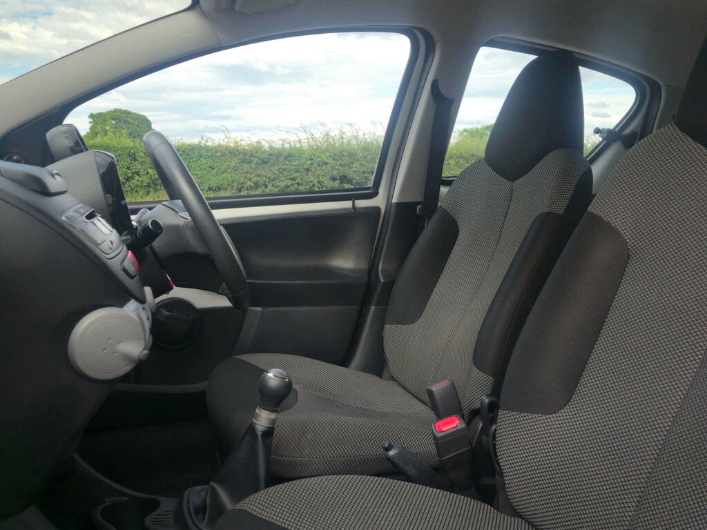 Toyota Aygo 1L X-cite Orange #29