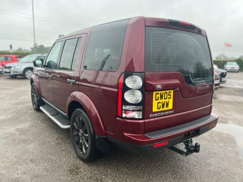 Land Rover Discovery Sdv6 Se Red #3