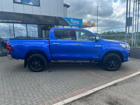 Toyota HILUX Invincible X Limited Blue #5