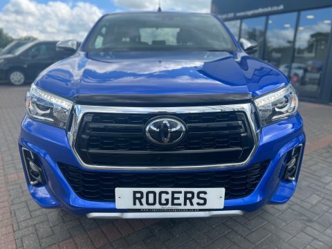 Toyota HILUX Invincible X Limited Blue #4