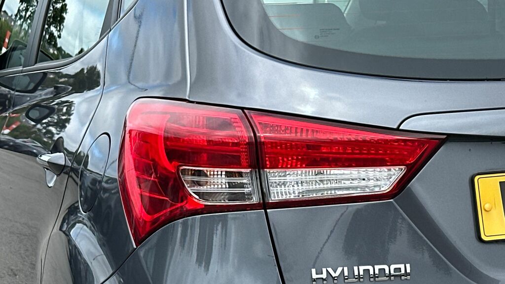 Hyundai Ix20  Red #19