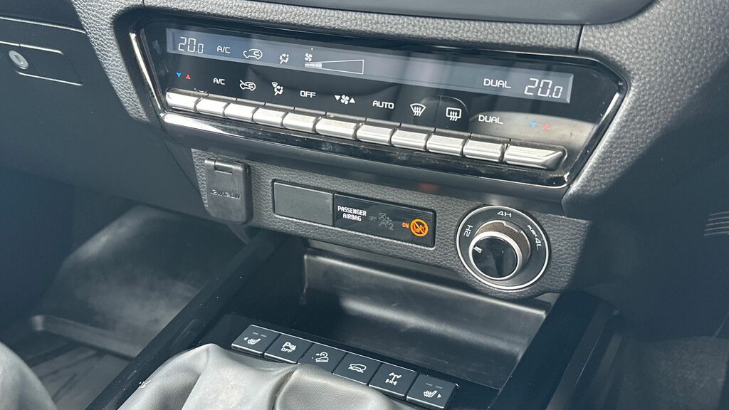 Isuzu D-Max 1.9 Td Dl40 Pickup Double Cab 4W Silver #12