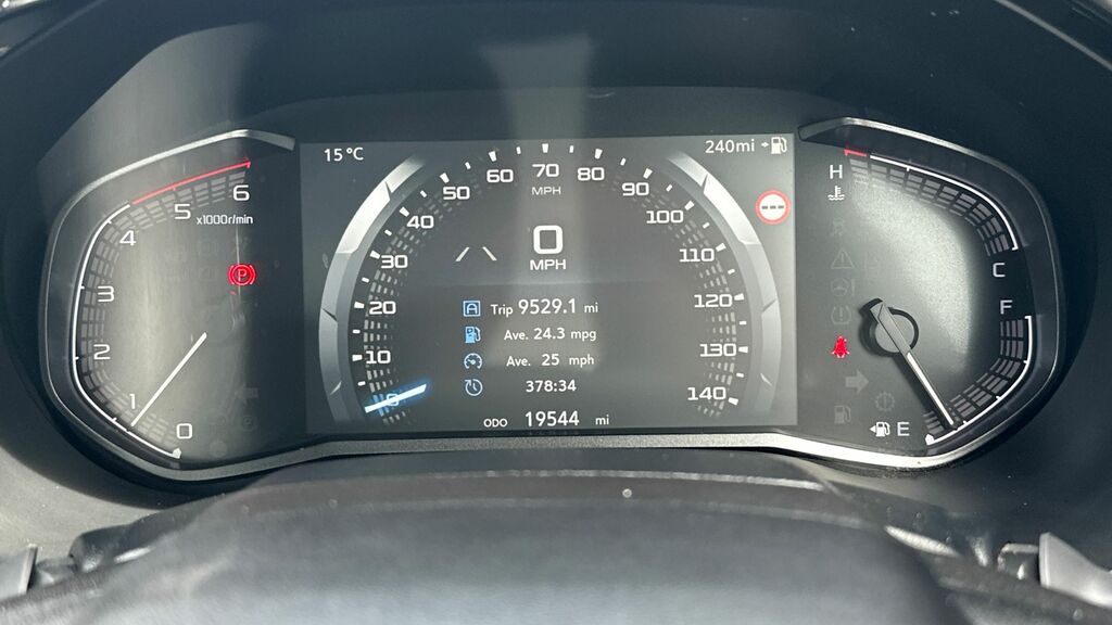 Isuzu D-Max 1.9 Td Dl40 Pickup Double Cab 4W Silver #21