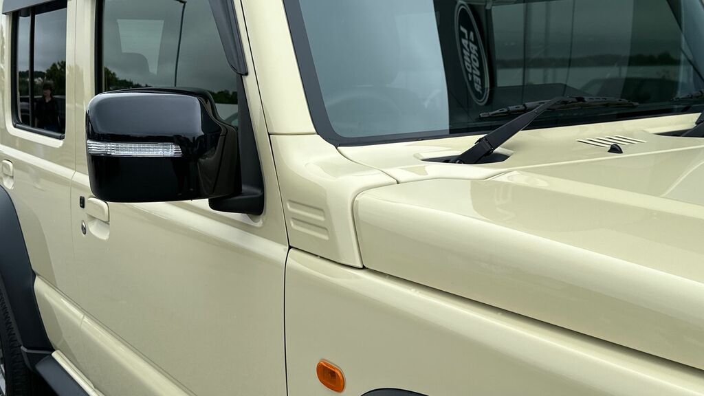 Suzuki Jimny Estate Black #17
