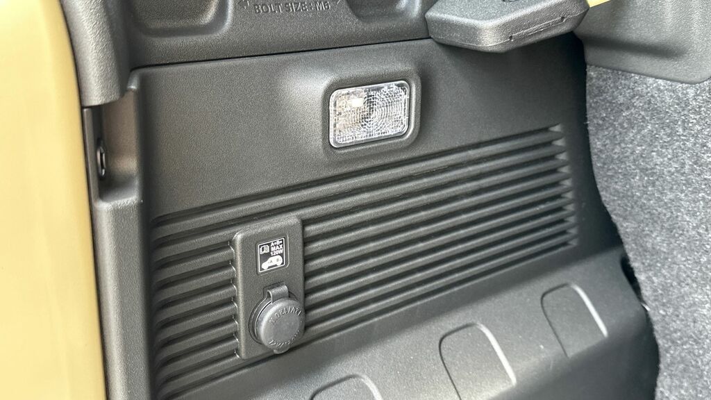 Suzuki Jimny Estate Black #24
