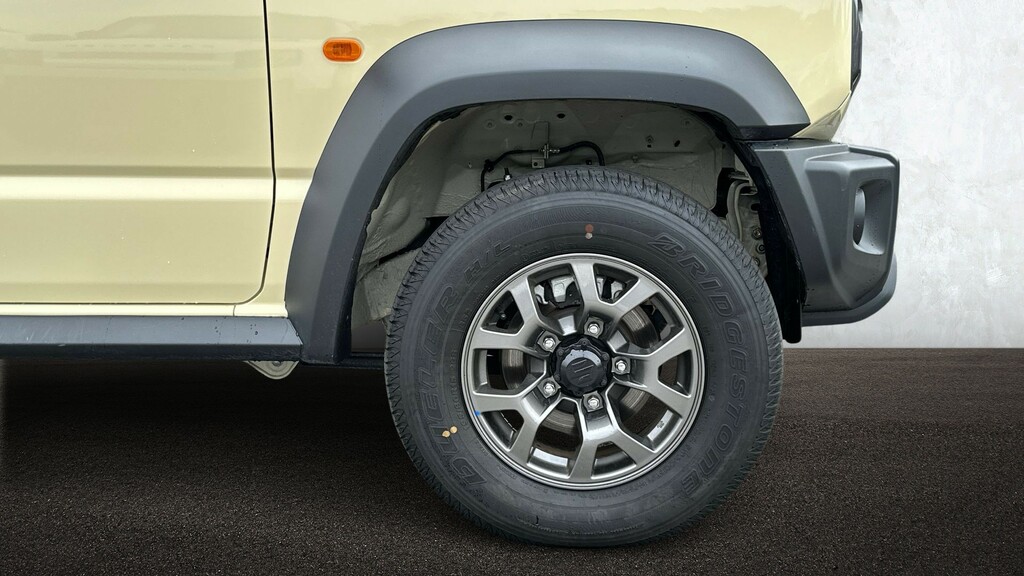 Suzuki Jimny Estate Black #9