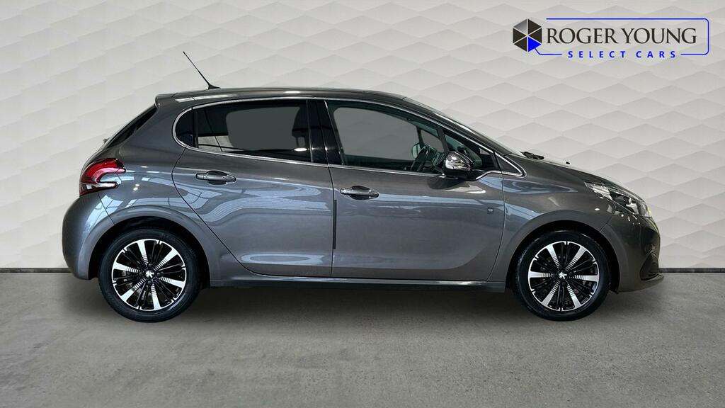 Peugeot 208 1.2 Puretech Tech Edition Grey #5