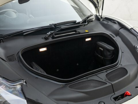 Ferrari 458 Speciale Aperta White #56