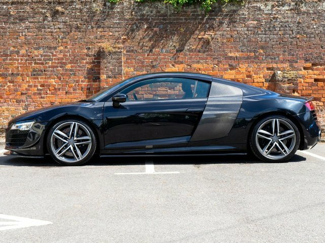 Audi R8 5.2 Fsi V10 Coupe S Tronic Quattro Euro Black #2