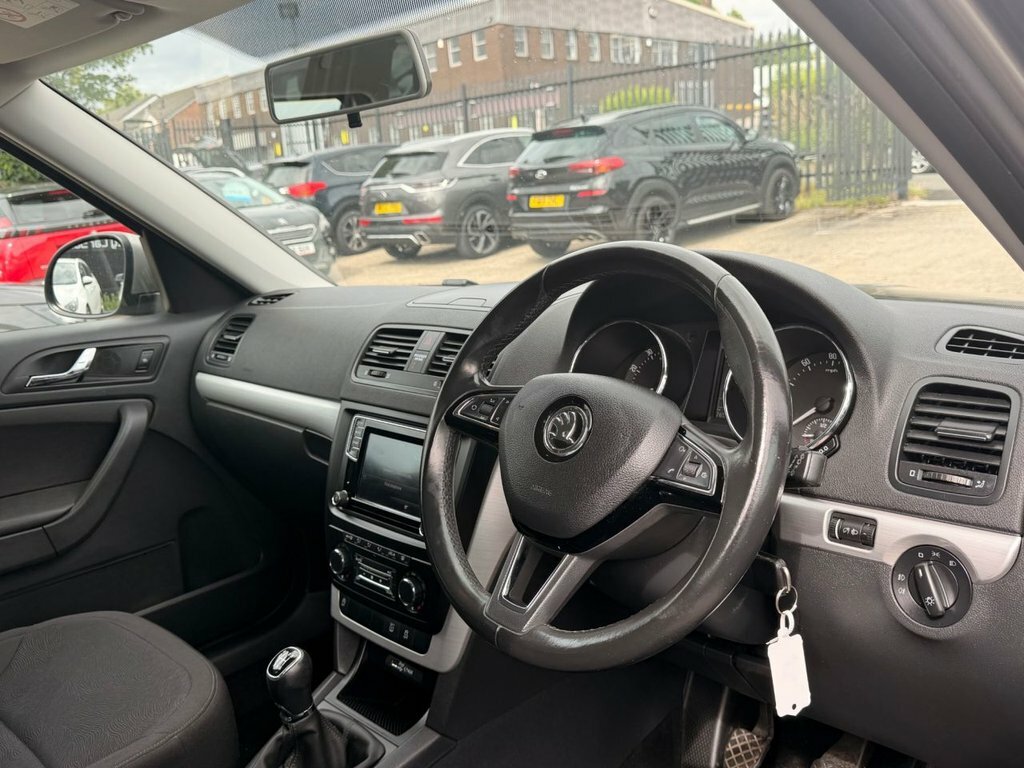 Skoda Yeti 1.2L Se Beige #6
