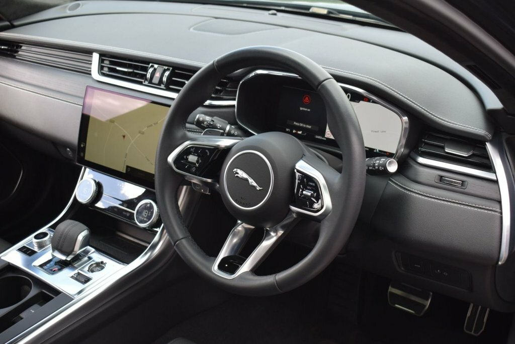 Jaguar XF D200 R-dynamic Se Black Grey #16