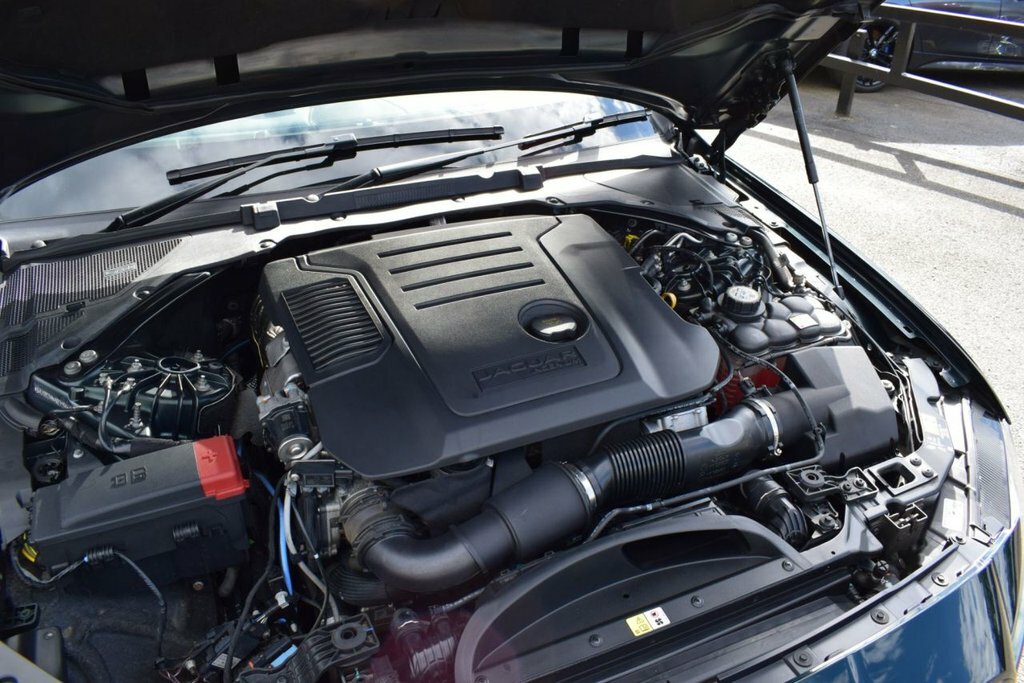 Jaguar XF D200 R-dynamic Se Black Grey #40