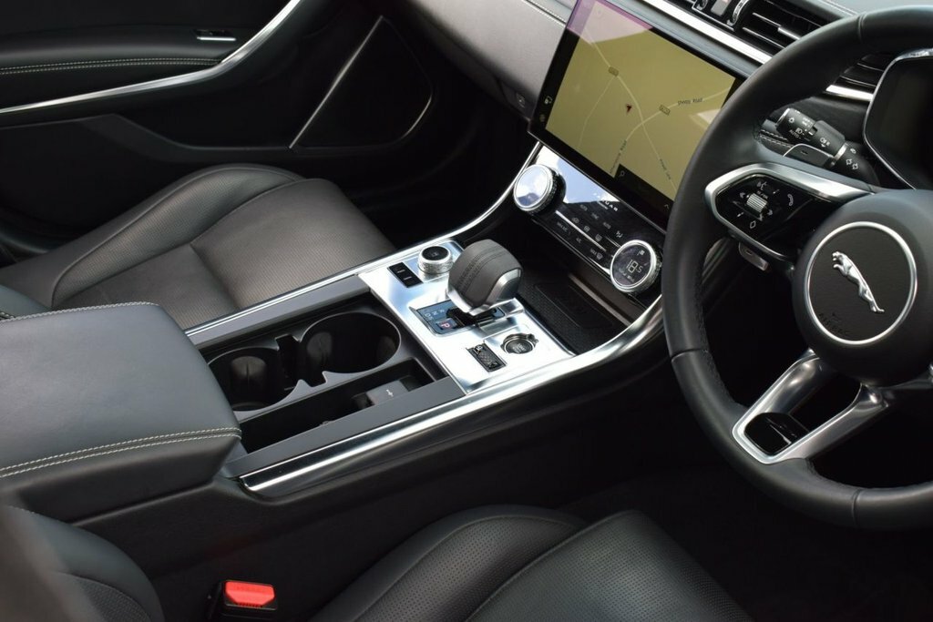 Jaguar XF D200 R-dynamic Se Black Grey #7