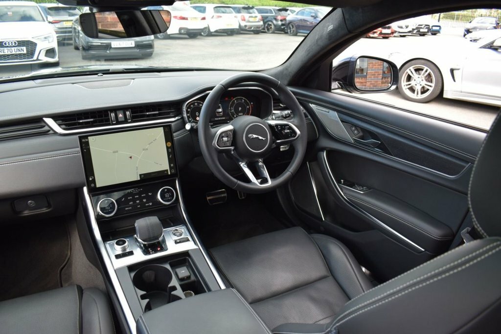 Jaguar XF D200 R-dynamic Se Black Grey #33