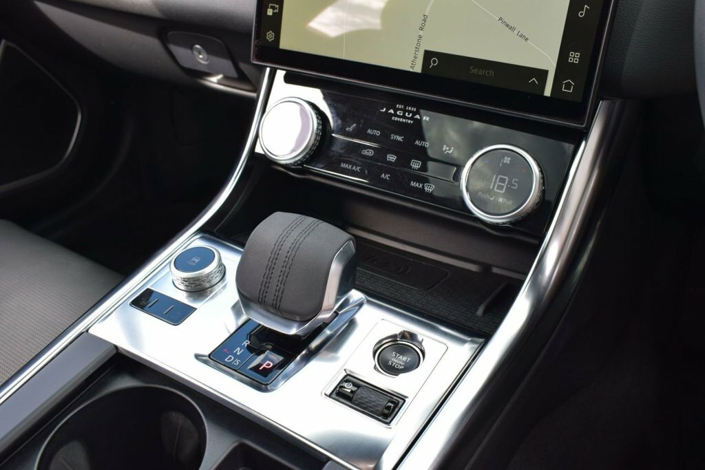 Jaguar XF D200 R-dynamic Se Black Grey #22
