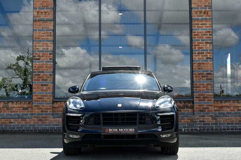 Porsche Macan 3L Gts LX18OGA Black #4