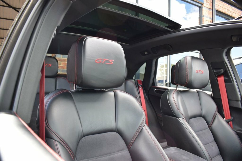 Porsche Macan 3L Gts LX18OGA Black #5