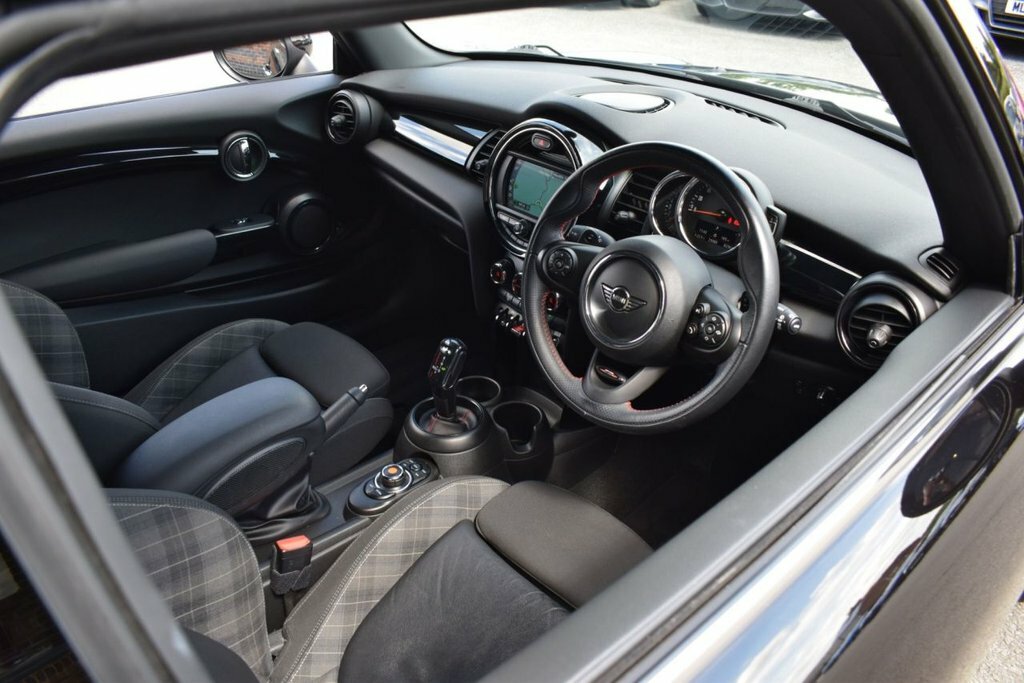 Mini Hatch 2L Cooper S YT68SZG Black #3