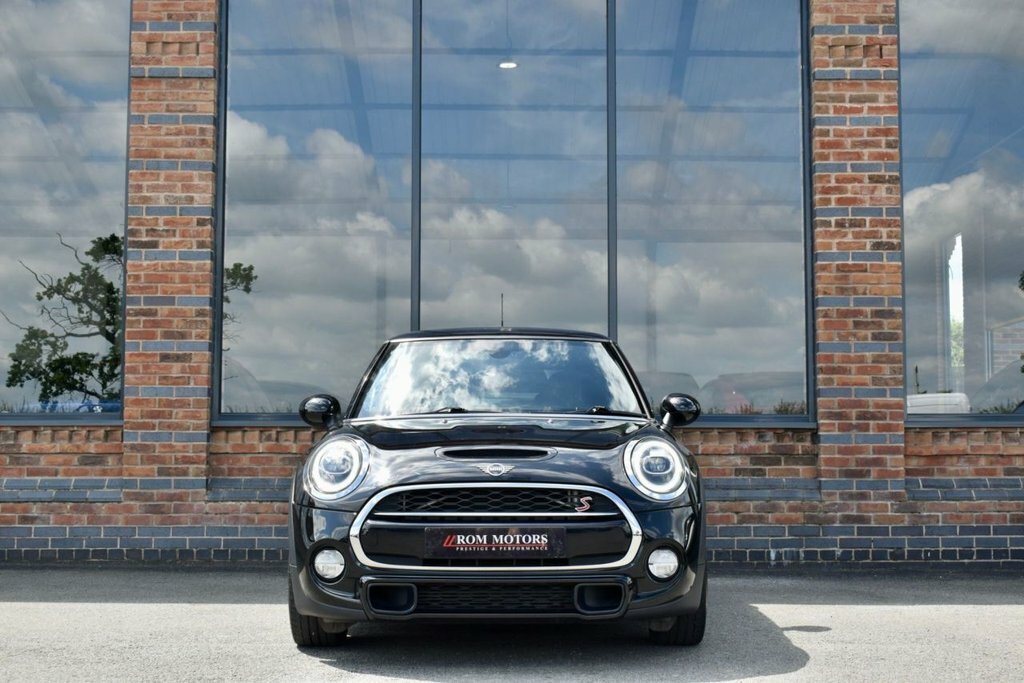 Mini Hatch 2L Cooper S YT68SZG Black #4