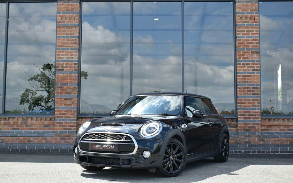 Mini Hatch 2L Cooper S Black