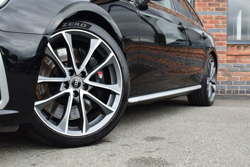 Audi S4 3L Black Edition Red #37