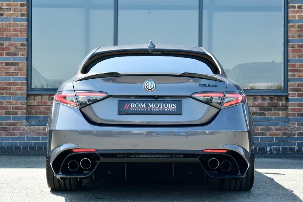 Alfa Romeo Giulia 2.0 Tb Veloce 277 Bhp Blue #42