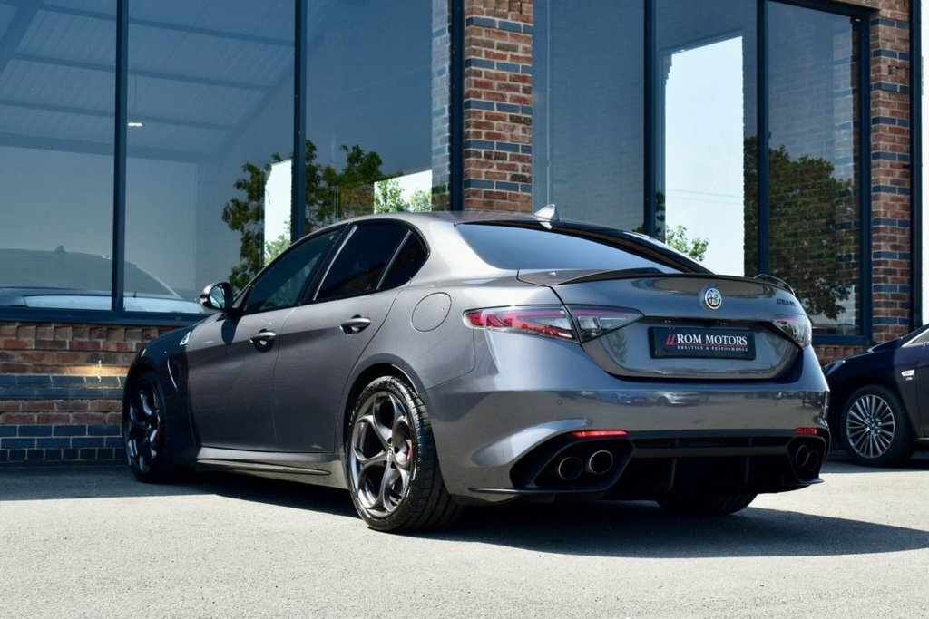 Alfa Romeo Giulia 2.0 Tb Veloce 277 Bhp Blue #40